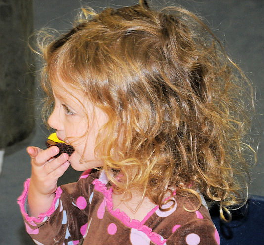 birthday11.jpg.... Lila is 3