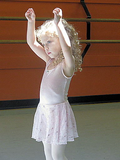 ballet2.jpg.... Lila is 3