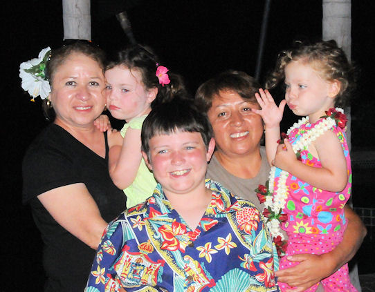 hawaii124.jpg.... Lila is 3