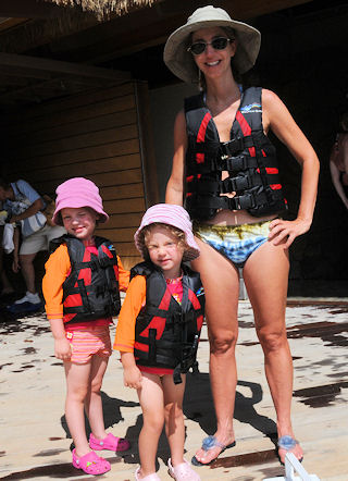 hawaii127.jpg.... Lila is 3