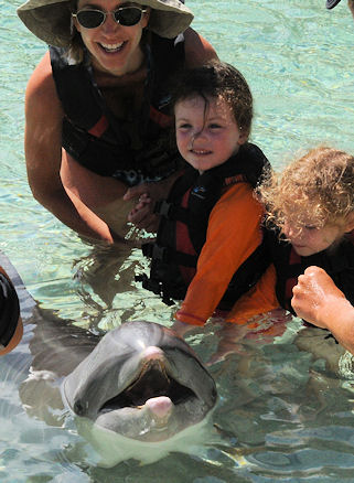hawaii135.jpg.... Lila is 3
