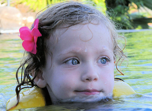 hawaii156.jpg.... Lila is 3