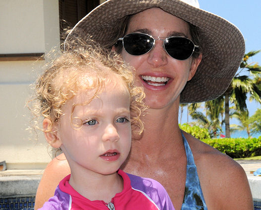 hawaii87.jpg.... Lila is 3