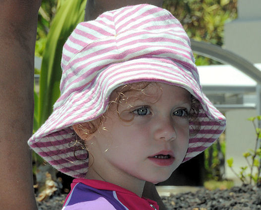 hawaii88.jpg.... Lila is 3