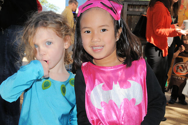 carnaval3.jpg.... Lila is 3