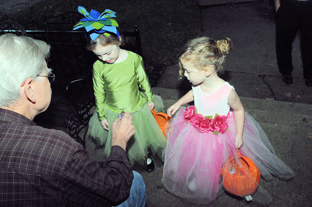 halloween19.jpg.... Lila is 3