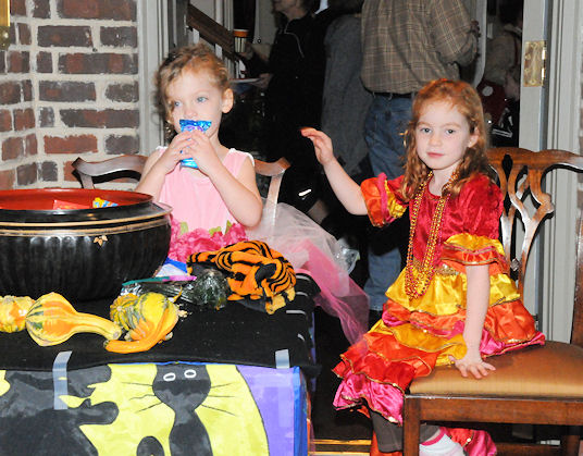 halloween32.jpg.... Lila is 3