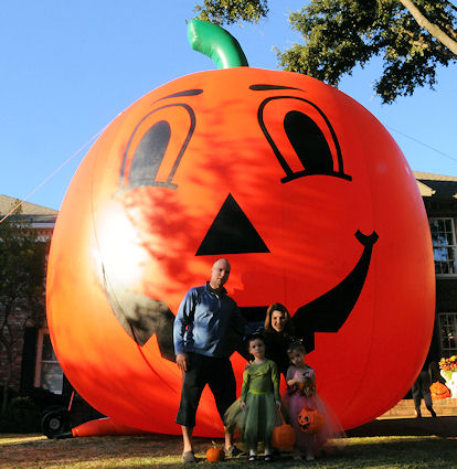 halloween7.jpg.... Lila is 3