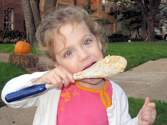 crispies2.jpg.... Lila is 3