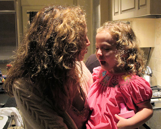 kiss.jpg.... Lila is 3
