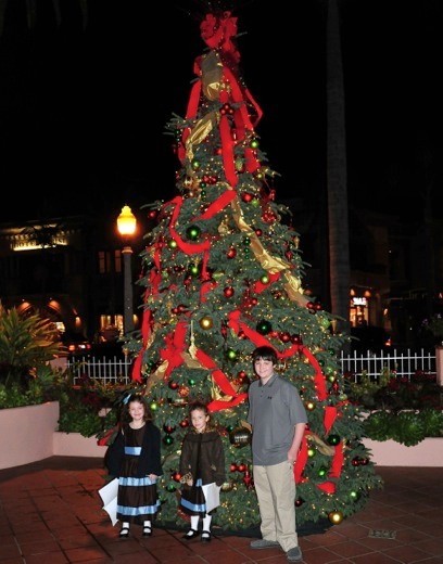 12-Dec-042.jpg.... Lila is 3