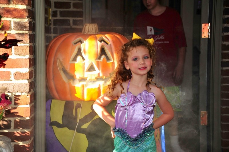 11-oct134.jpg.... Lila is 3